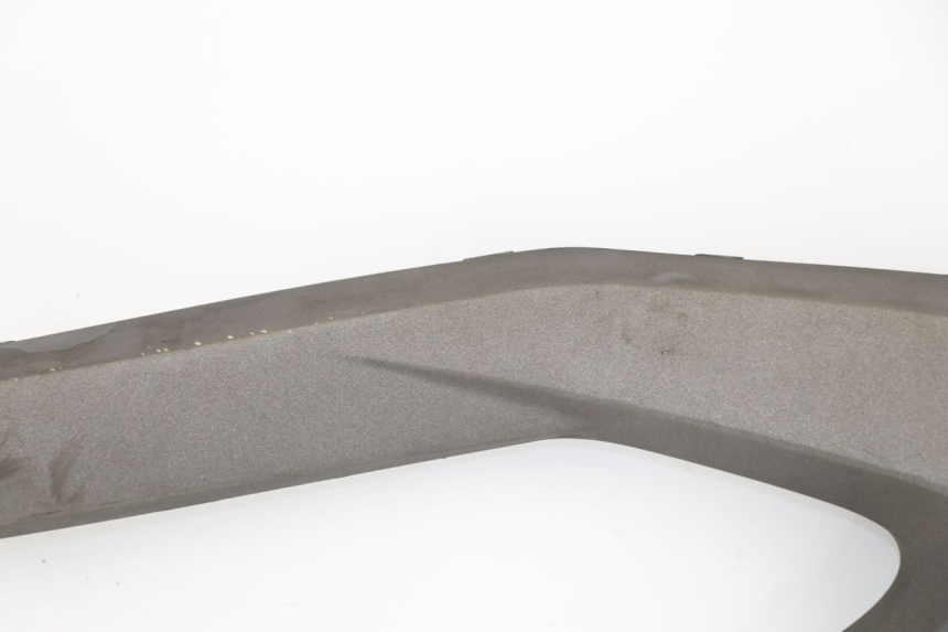 photo de LEFT MIDDLE FLOOR PANEL KYMCO XCITING 500 (2007 - 2010) - High-resolution close-up