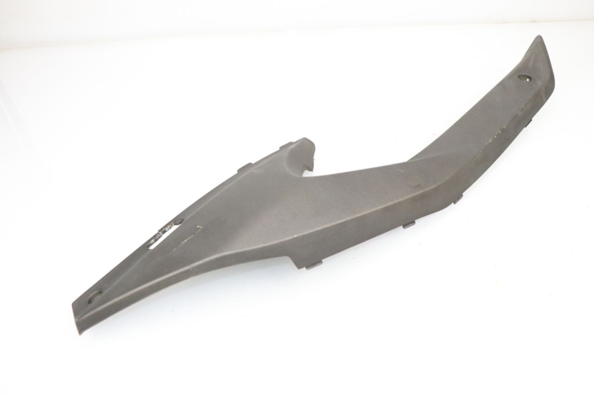 photo de LEFT MIDDLE FLOOR PANEL KYMCO XCITING 500 (2007 - 2010) - Surface and material condition