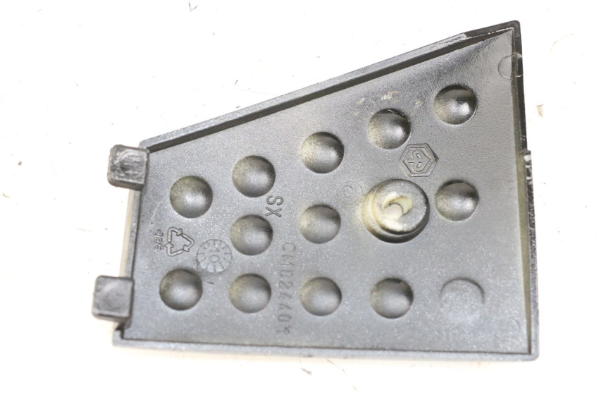 photo de LEFT MIDDLE FLOOR PANEL PIAGGIO XEVO - X EVO 125 (2007 - 2017) - Component detail