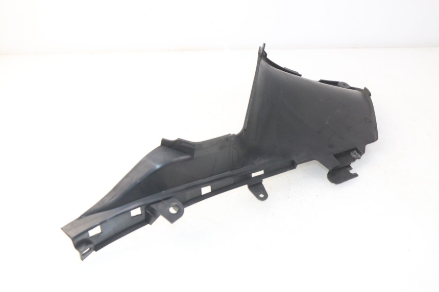 photo de LEFT FOOTREST BRACKET YAMAHA XP T-MAX TMAX ABS 500 (2004 - 2007) - Zoom on usage condition