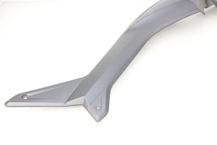 photo de LEFT MIDDLE FLOOR PANEL YAMAHA XP T-MAX TMAX ABS 530 (2012 - 2015) - Technical close-up