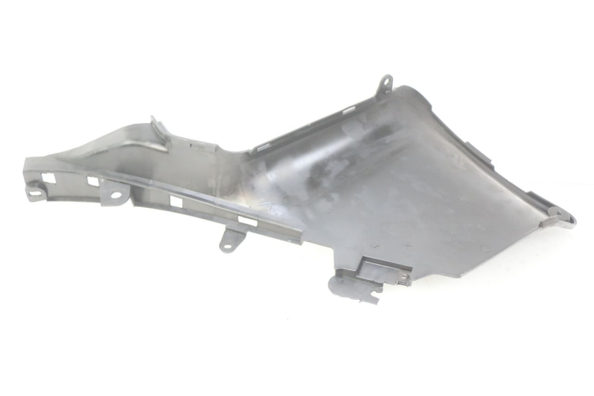 photo de LEFT FOOTREST BRACKET YAMAHA XP T-MAX TMAX ABS 500 (2004 - 2007) - Fixing points details