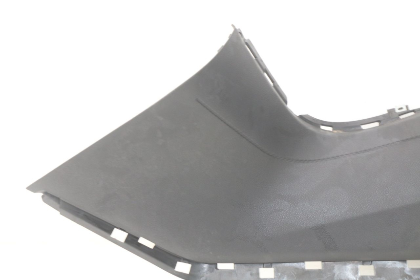 photo de LEFT MIDDLE FLOOR PANEL YAMAHA YP T-MAX TMAX 530 (2017 - 2020) - Additional view of the item