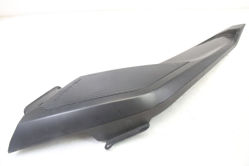 photo de LEFT MIDDLE FLOOR PANEL YAMAHA YP X-MAX XMAX 400 (2014 - 2017) - Alternative perspective