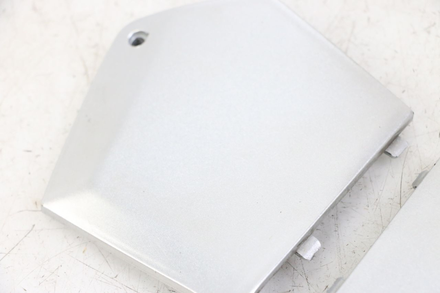 photo de MIDDLE FLOOR PANEL PIAGGIO MP3 LT 300 (2010 - 2016) - Technical close-up