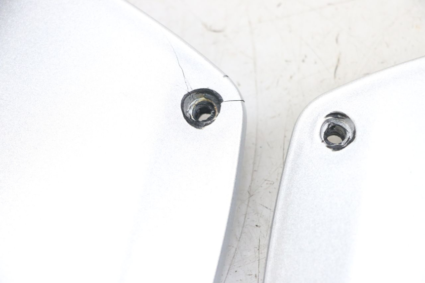 photo de FOOTREST JUNCTION PIAGGIO MP3 RL 250 (2006 - 2010) - Product overview