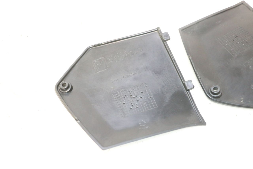 photo de FOOTREST JUNCTION PIAGGIO MP3 500 (2011 - 2015) - Fixing points details
