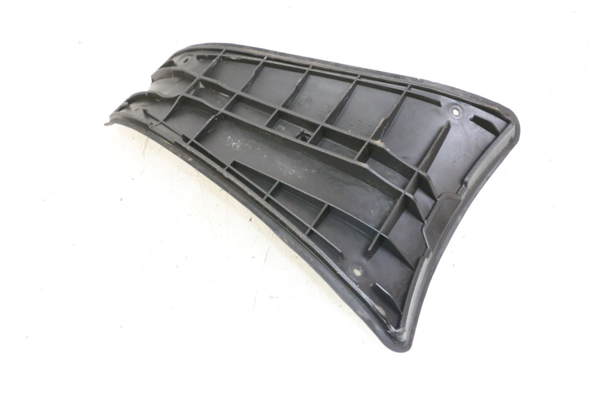 photo de MIDDLE FLOOR PANEL PIAGGIO VESPA GRANTURISMO 200 (2004 - 2005) - Component detail