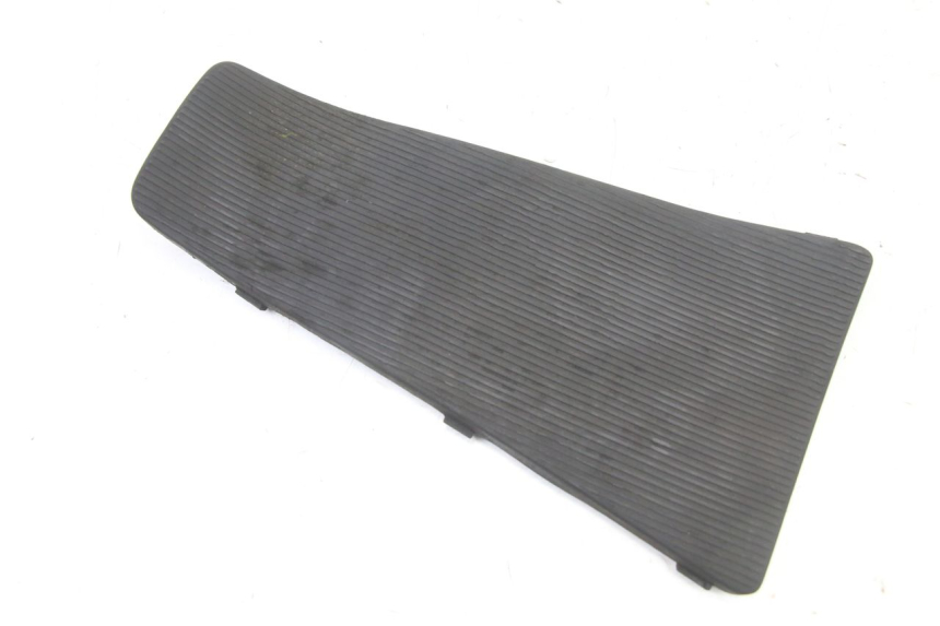 photo de FOOTREST JUNCTION PIAGGIO VESPA S 2T 50 (2007 - 2014) - Component detail