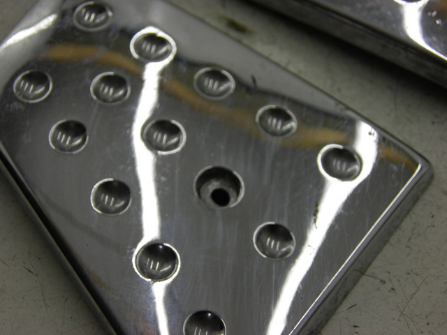 photo de MIDDLE FLOOR PANEL PIAGGIO XEVO - X EVO 125 (2010 - 2015) - Component detail