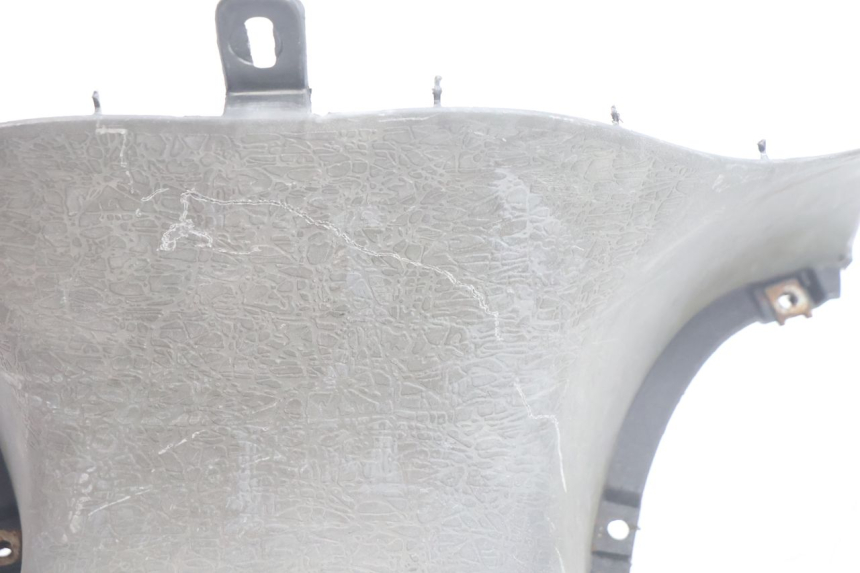 photo de MIDDLE FLOOR PANEL APRILIA SCARABEO GT 125 (1999 - 2007) - Component detail