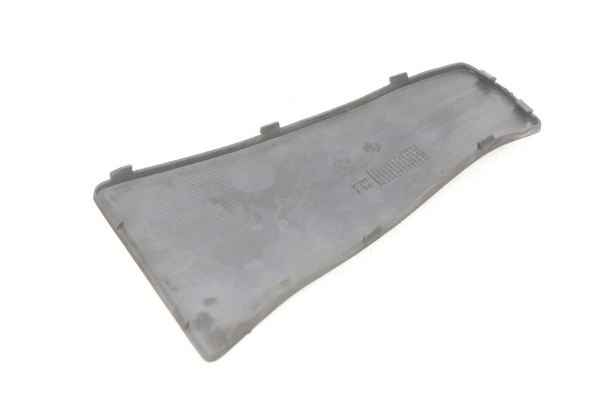 photo de FOOTREST JUNCTION PIAGGIO VESPA LX 2T 50 (2005 - 2013) - Component detail