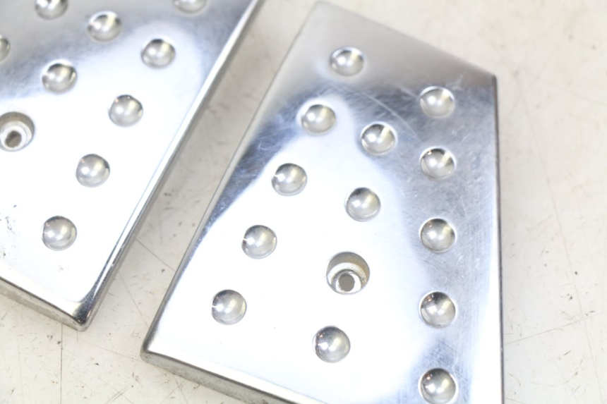 photo de FOOTREST JUNCTION PIAGGIO X8 125 (2004 - 2007) - Alternative perspective