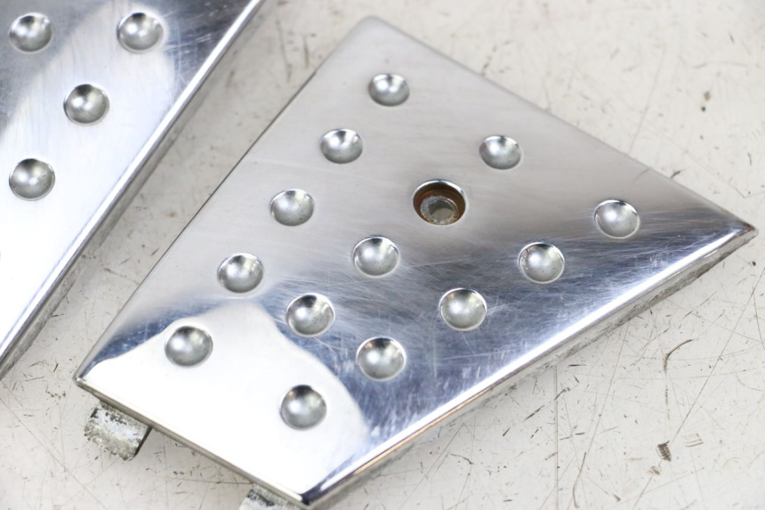 photo de FOOTREST JUNCTION PIAGGIO X8 125 (2004 - 2007) - Alternative perspective