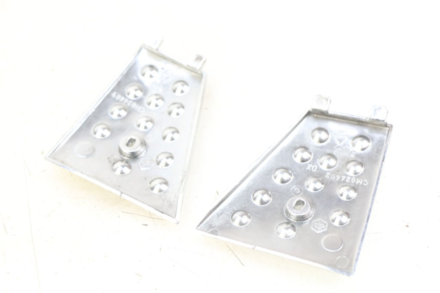 photo de FOOTREST JUNCTION PIAGGIO XEVO - X EVO 125 (2007 - 2017) - Component detail