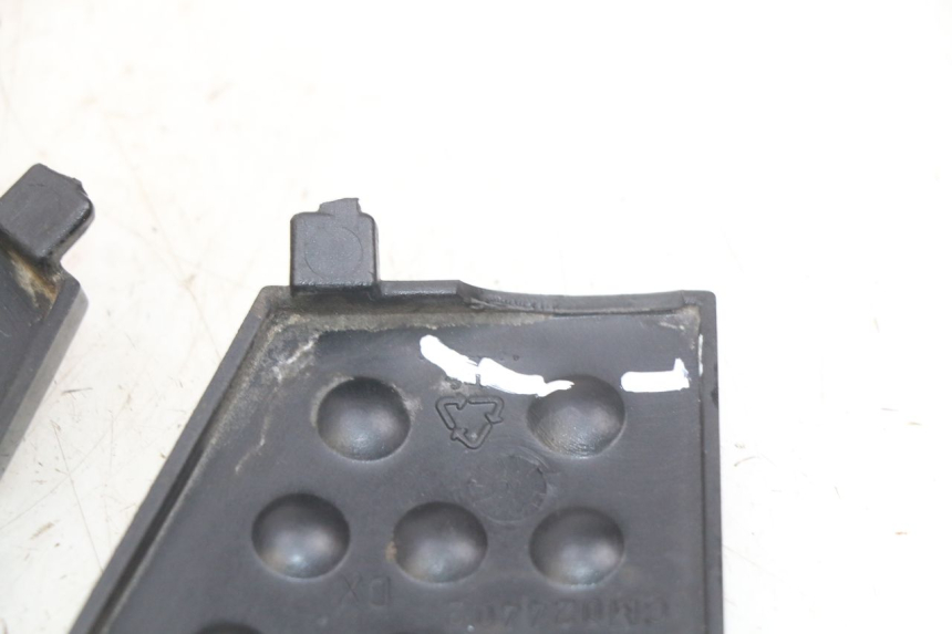 photo de FOOTREST JUNCTION PIAGGIO XEVO - X EVO 125 (2007 - 2017) - Product overview