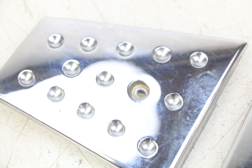 photo de FOOTREST JUNCTION PIAGGIO XEVO - X EVO 125 (2007 - 2017) - Alternative perspective