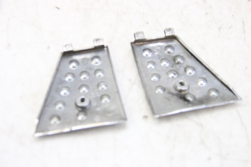 photo de FOOTREST JUNCTION PIAGGIO XEVO - X EVO 125 (2007 - 2017) - Zoom on usage condition