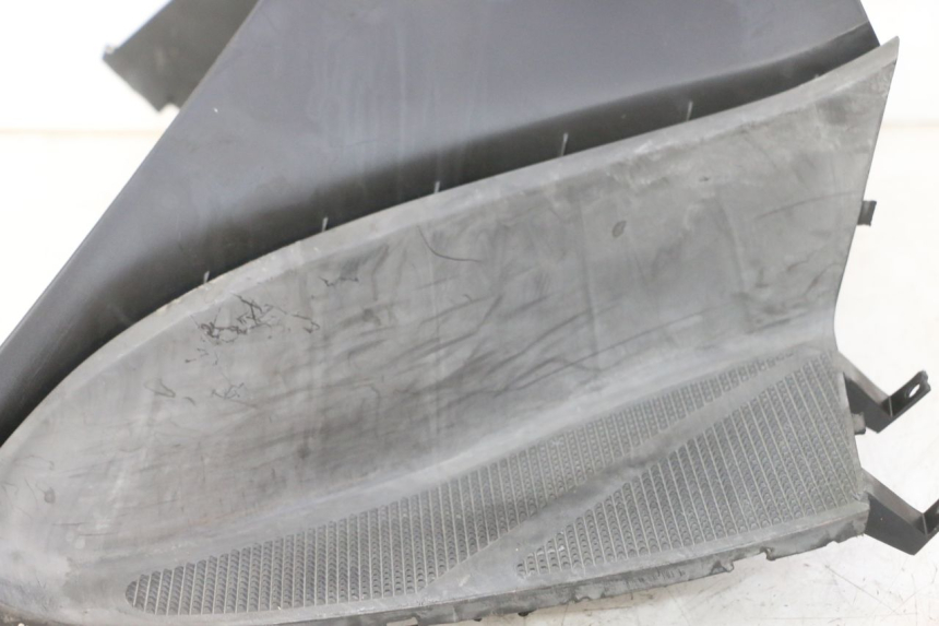 photo de MIDDLE FLOOR PANEL YAMAHA YP MAJESTY 125 (2007 - 2010) - Supplementary product photo