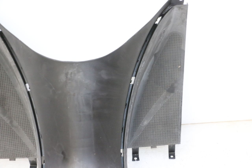 photo de MIDDLE FLOOR PANEL YAMAHA YP MAJESTY 125 (2007 - 2010) - Detailed visual inspection