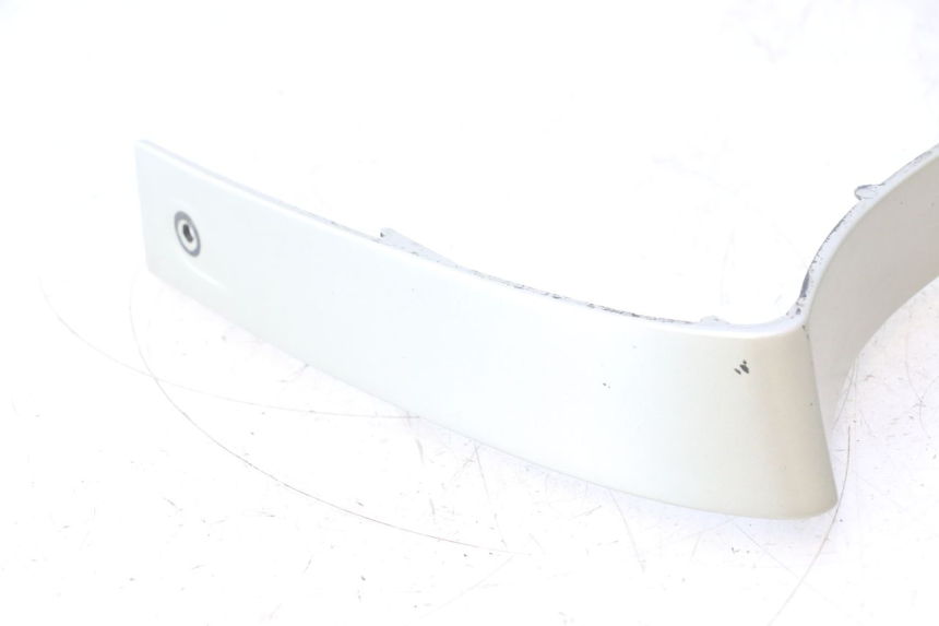 photo de MIDDLE FLOOR PANEL KAWASAKI ZZR 600 (1995 - 2004) - Technical close-up
