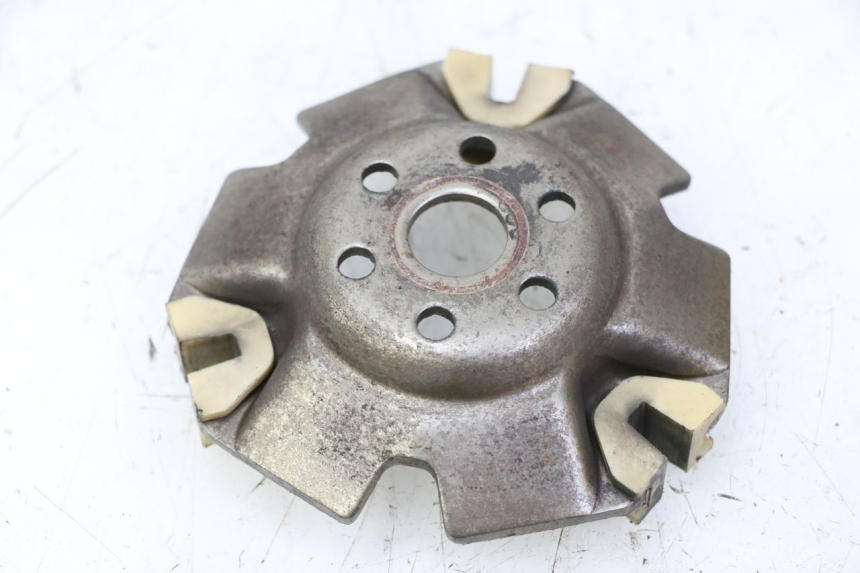 photo de VARIATOR BACK PLATE DAELIM HISTORY 125 (2001 - 2002) - Component detail