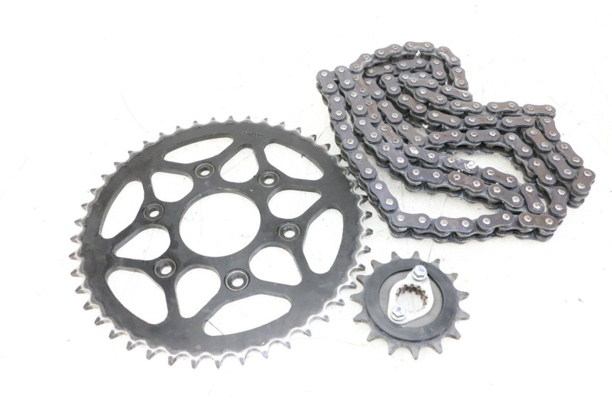 photo de CHAIN SPROCKET KIT HUSQVARNA SVARTPILEN 401 (2018 - 2023) - Technical close-up