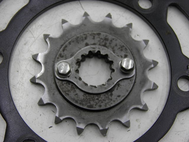 photo de CHAIN SPROCKET KIT KAWASAKI ZEPHYR 550 (1991 - 1998) - Technical close-up