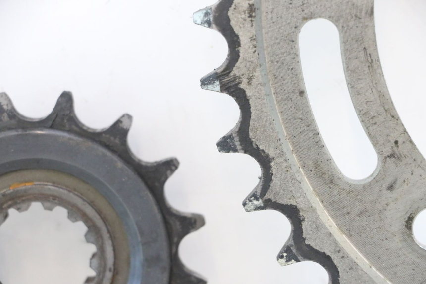 photo de CHAIN SPROCKET KIT YAMAHA TDM ABS 900 (2002 - 2014) - Technical close-up