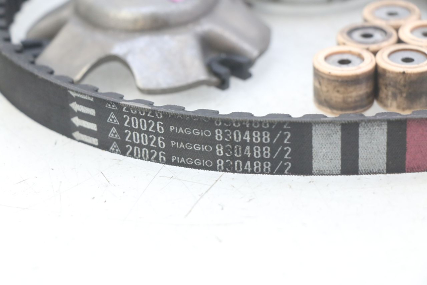 photo de CLUTCH VARIATOR KIT PIAGGIO VESPA LX 2T 50 (2005 - 2013) - Fixing points details