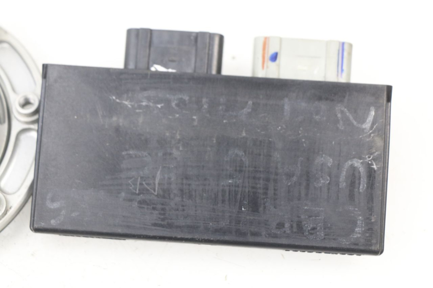 photo de LOCK SET KEY ECU HONDA CBR RR FIREBLADE 1000 (2006 - 2007) - Distinctive features