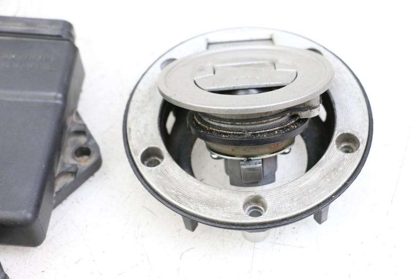 photo de LOCK KEY CDI IGNITION SWITCH KIT YAMAHA FJR ABS 1300 (2006 - 2012) - Technical close-up