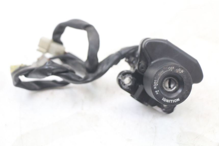 photo de LOCK KEY CDI IGNITION SWITCH KIT YAMAHA FJR ABS 1300 (2006 - 2012) - Fixing points details