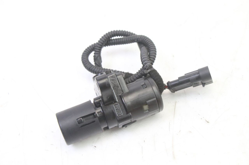 photo de LOCK SET KEY ECU BMW G310 R 310 (2016 - 2020) - Zoom on usage condition