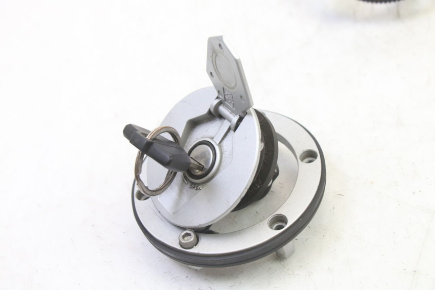 photo de LOCK SET KEY ECU BMW G310 R 310 (2016 - 2020) - Surface and material condition