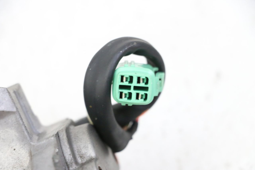 photo de LOCK SET KEY ECU SUZUKI GSR 750 (2011 - 2017) - Zoom on usage condition