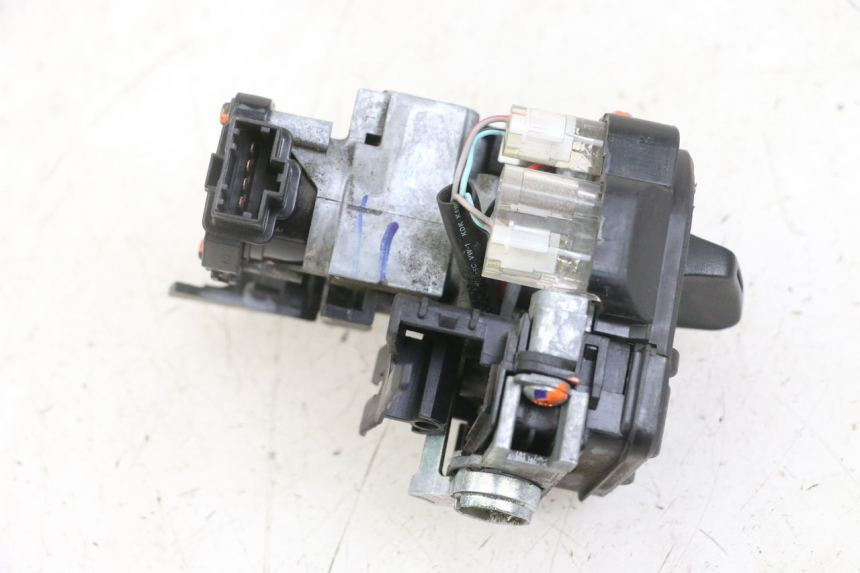 photo de LOCK SET KEY ECU HONDA SH i 300 (2015 - 2020) - Alternative perspective