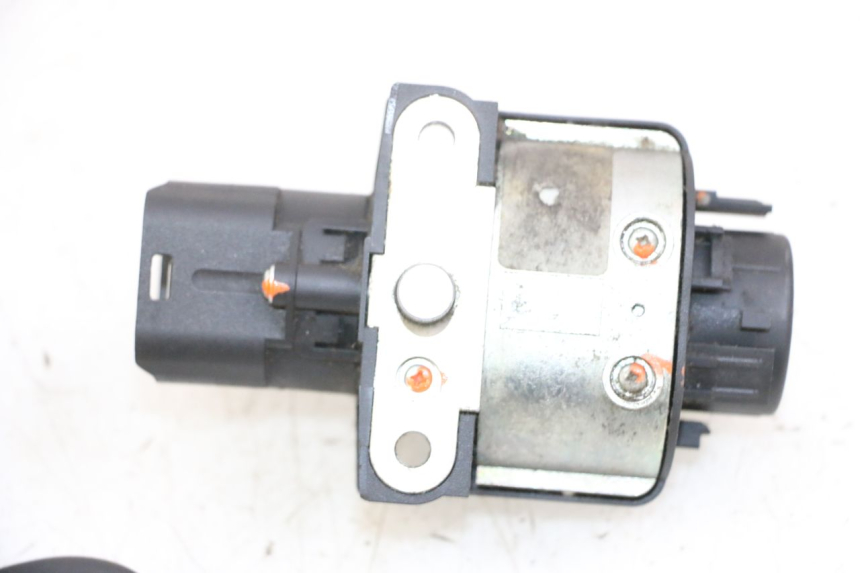 photo de LOCK SET KEY ECU PIAGGIO MP3 500 (2014 - 2017) - Distinctive features