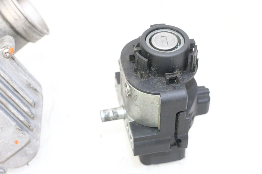 photo de LOCK SET KEY ECU PIAGGIO MP3 500 (2014 - 2017) - Supplementary product photo