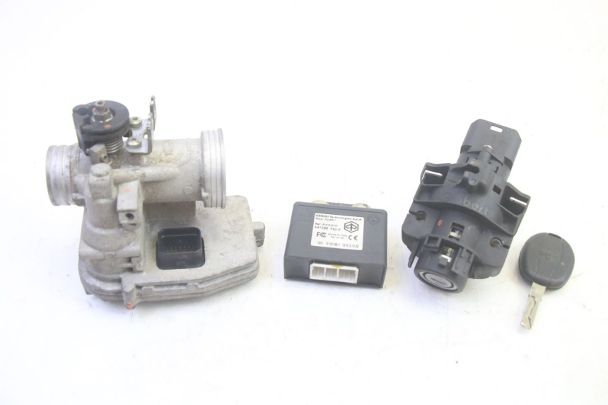 photo de LOCK SET KEY ECU PIAGGIO MP3 RL 250 (2006 - 2010) - Main view