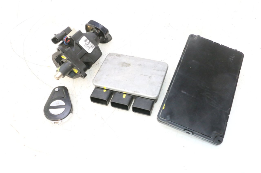 photo de LOCK SET KEY ECU HARLEY DAVIDSON ROAD GLIDE FLTRXSE 1920 (2018 - 2022) - Detailed visual inspection