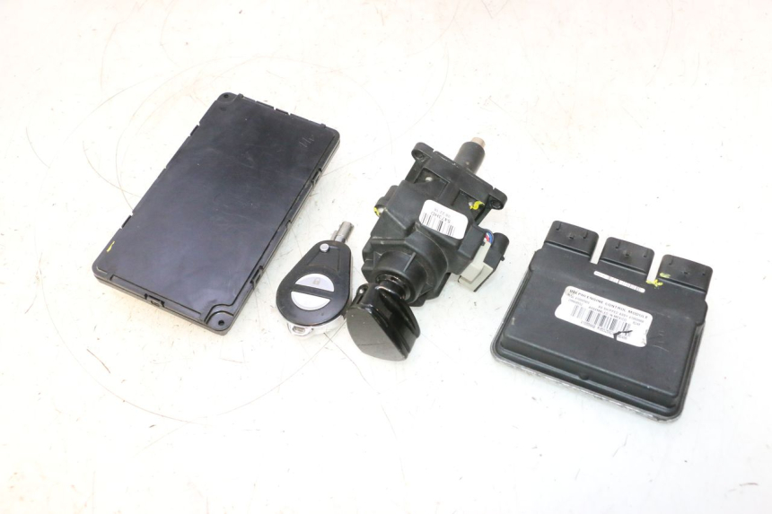 photo de LOCK SET KEY ECU HARLEY DAVIDSON ROAD GLIDE FLTRXSE 1920 (2018 - 2022) - Zoom on usage condition