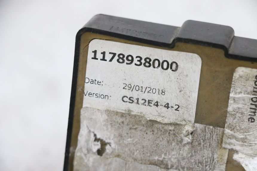 photo de LOCK SET KEY ECU PEUGEOT SATELIS 125 (2013 - 2018) - Focus on structure