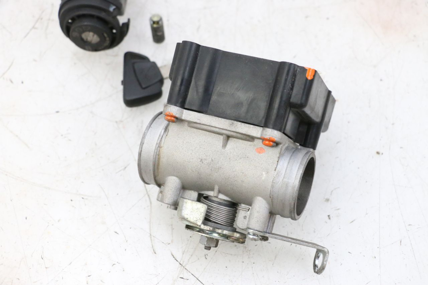 photo de LOCK SET KEY ECU PEUGEOT SATELIS 125 (2013 - 2018) - Surface and material condition