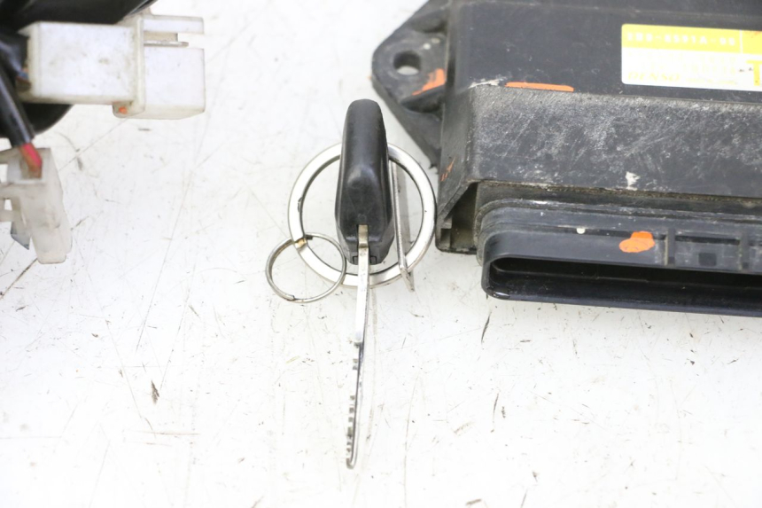 photo de LOCK SET KEY ECU YAMAHA TDM ABS 900 (2002 - 2014) - Distinctive features