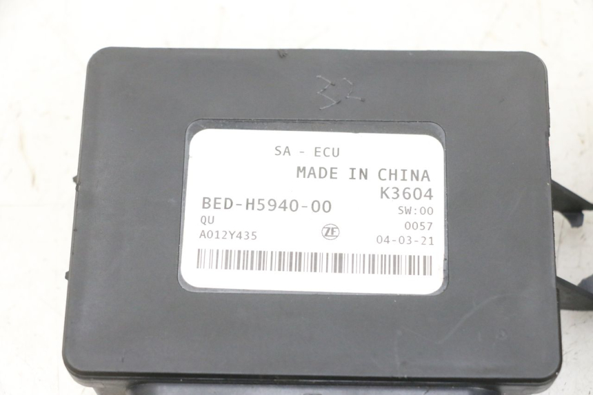 photo de LOCK SET KEY ECU YAMAHA TRICITY 300 (2020 - 2024) - High-resolution close-up