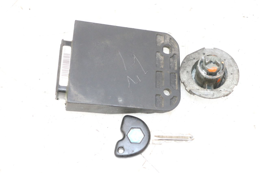 photo de LOCK KEY CDI IGNITION SWITCH KIT PIAGGIO X8 125 (2004 - 2007) - Component detail