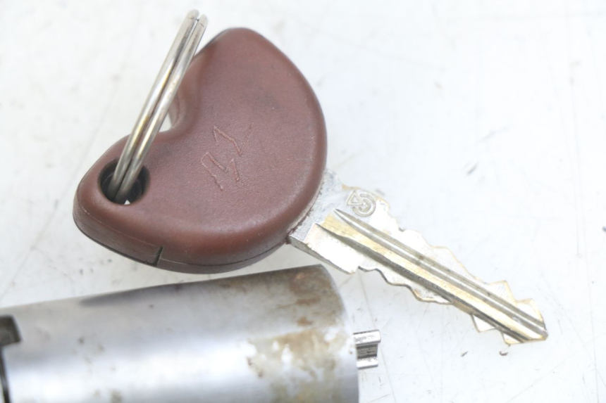 photo de LOCK KEY CDI IGNITION SWITCH KIT PIAGGIO X9 EVOLUTION 125 (2003 - 2007) - Alternative perspective