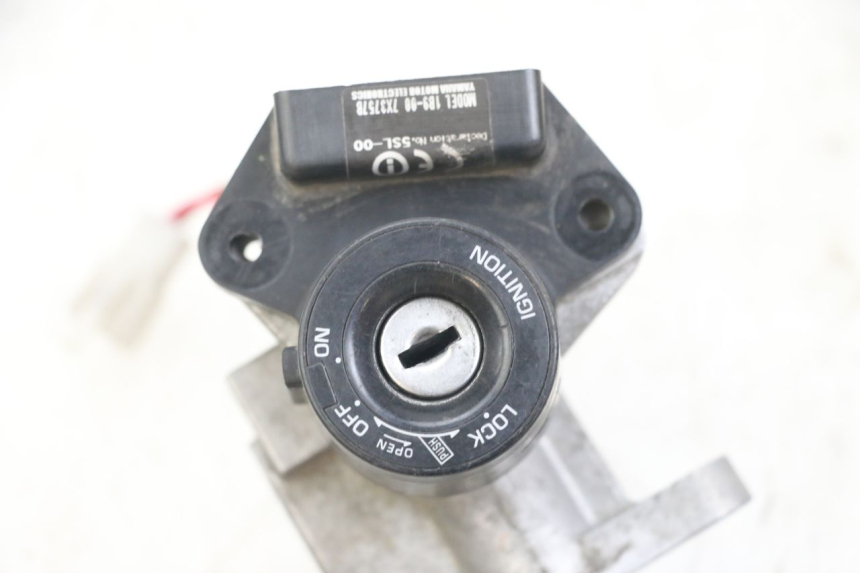 photo de LOCK KEY CDI IGNITION SWITCH KIT YAMAHA XMAX X-MAX 125 (2006 - 2009) - Markings and original references