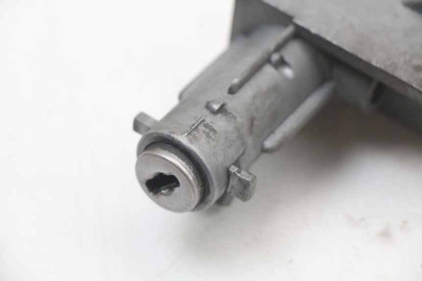 photo de LOCK KEY NEIMAN KIT KYMCO AGILITY 4T 50 (2005 - 2018) - Alternative perspective